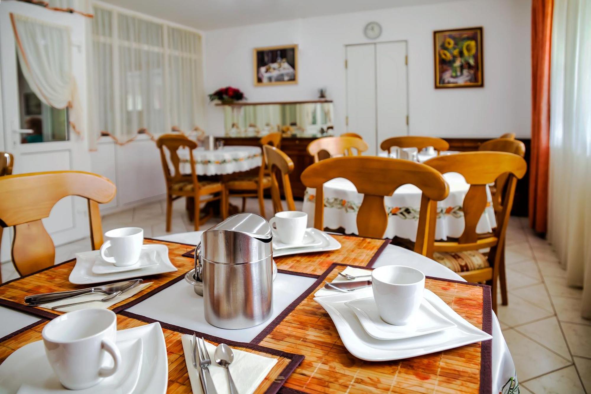 Kata Panzio Bed & Breakfast Szeged Exterior photo