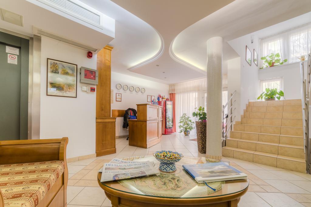 Kata Panzio Bed & Breakfast Szeged Exterior photo